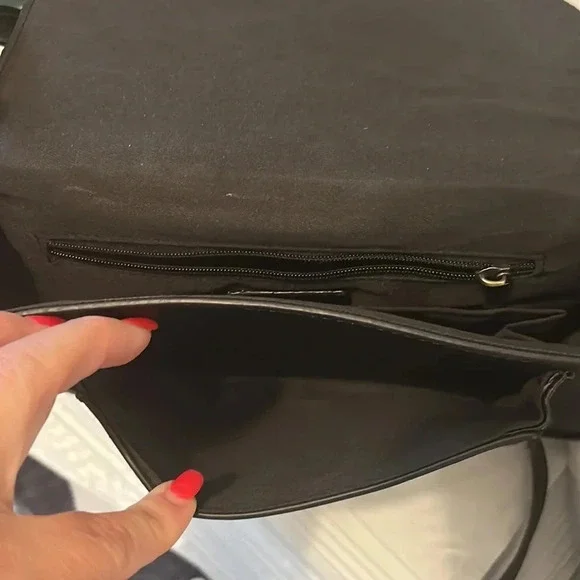 😍Cross body button closure bag - Picture 7 of 7